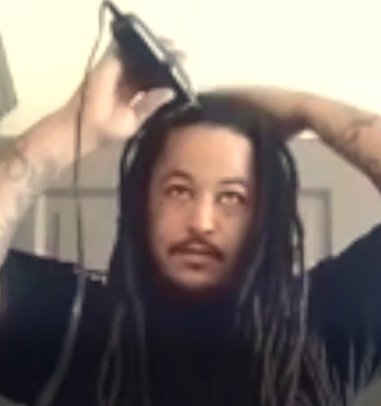 A father shaves his son’s head as he battles cancer – but what he does next will touch your heart 💔Check the first comment to see the boy’s emotional reaction ❤️