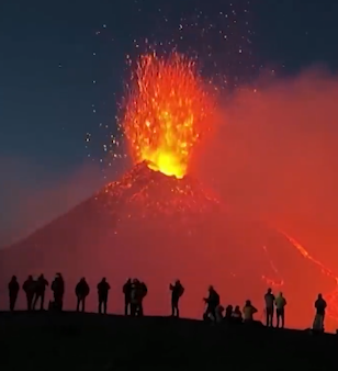 Mount Etna Erupts in Fiery Night Show – Italy’s Sky Glows Red