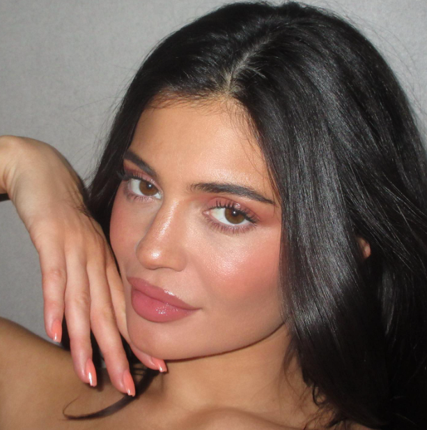 😢 Sad News: Kylie Jenner’s Private Jet Has Just Crashed 30 Minutes Ago — Here’s What We Know