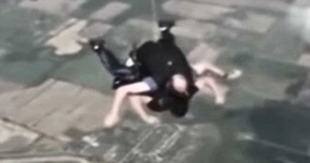 Skydiver’s final words as he realized he forgot his parachute after jumping 